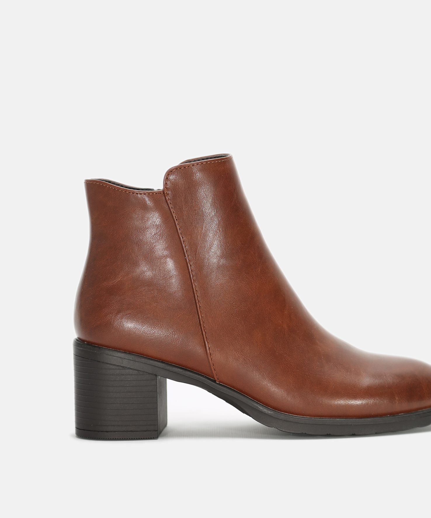 Botines tac&oacute;n liso image number null